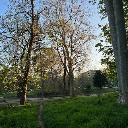 Dans Le Quartier Luxe