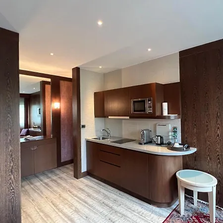 Dans Le Quartier Luxe