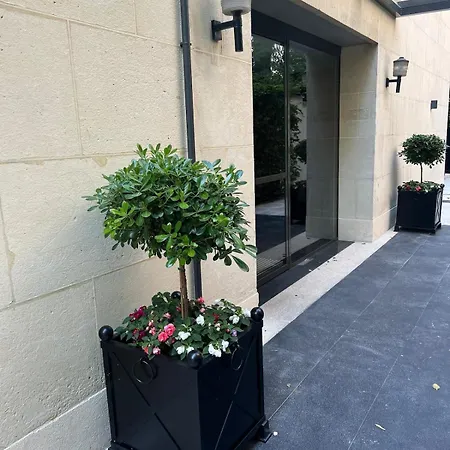 Dans Le Quartier Luxe Апартаменты *