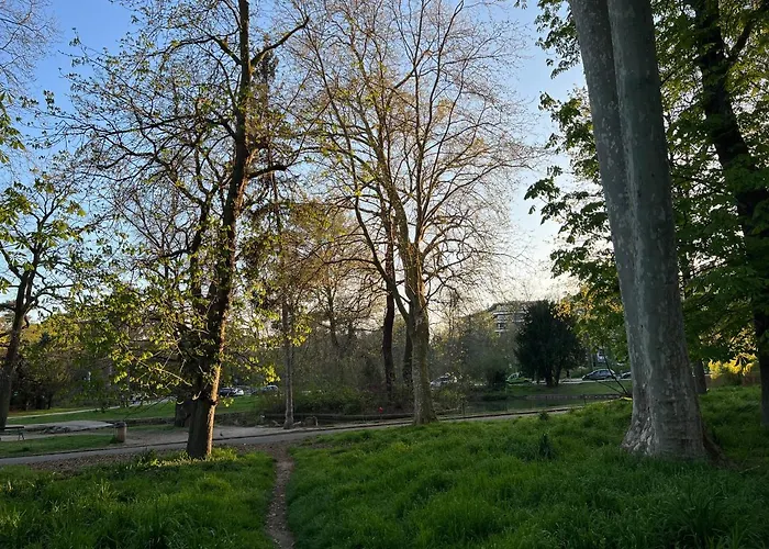 Dans Le Quartier Luxe