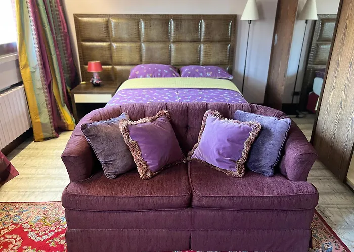 Dans Le Quartier Luxe * Neuilly-sur-Seine